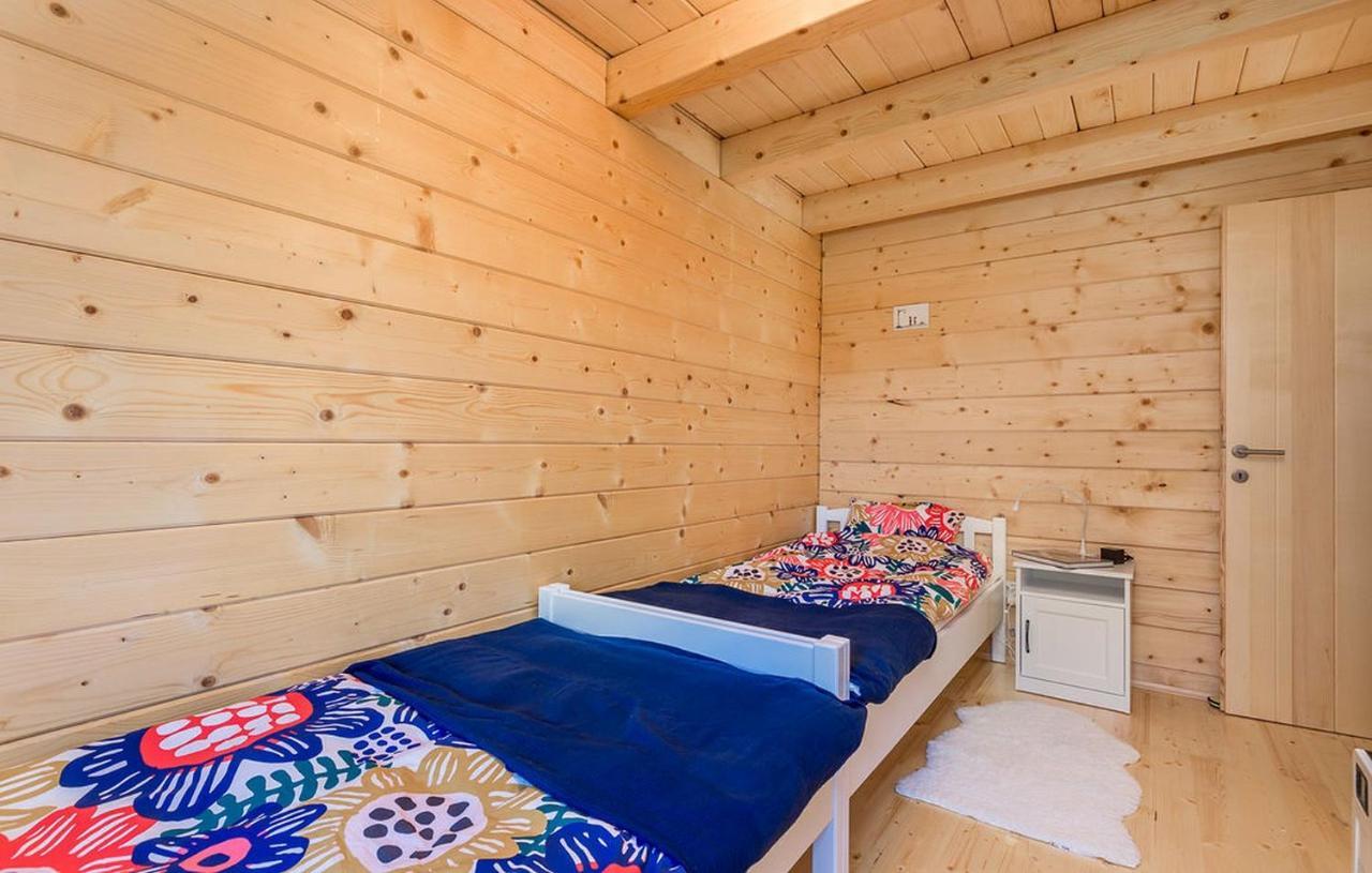 V'S Place - Wooden House With Heated Pool And Outdoor Sauna โอโทชาส ภายนอก รูปภาพ