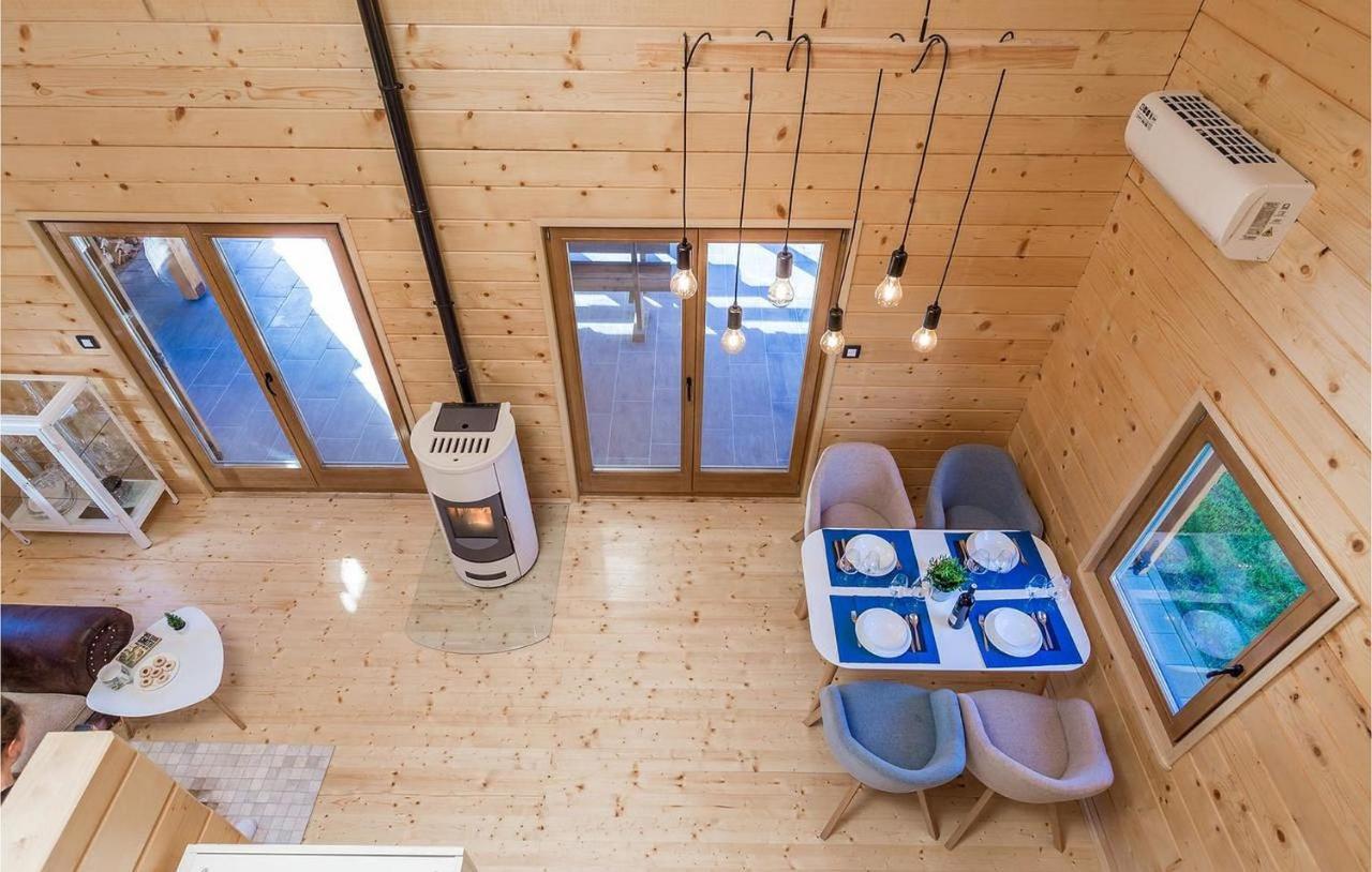 V'S Place - Wooden House With Heated Pool And Outdoor Sauna โอโทชาส ภายนอก รูปภาพ