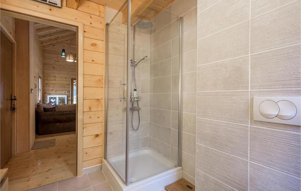 V'S Place - Wooden House With Heated Pool And Outdoor Sauna โอโทชาส ภายนอก รูปภาพ