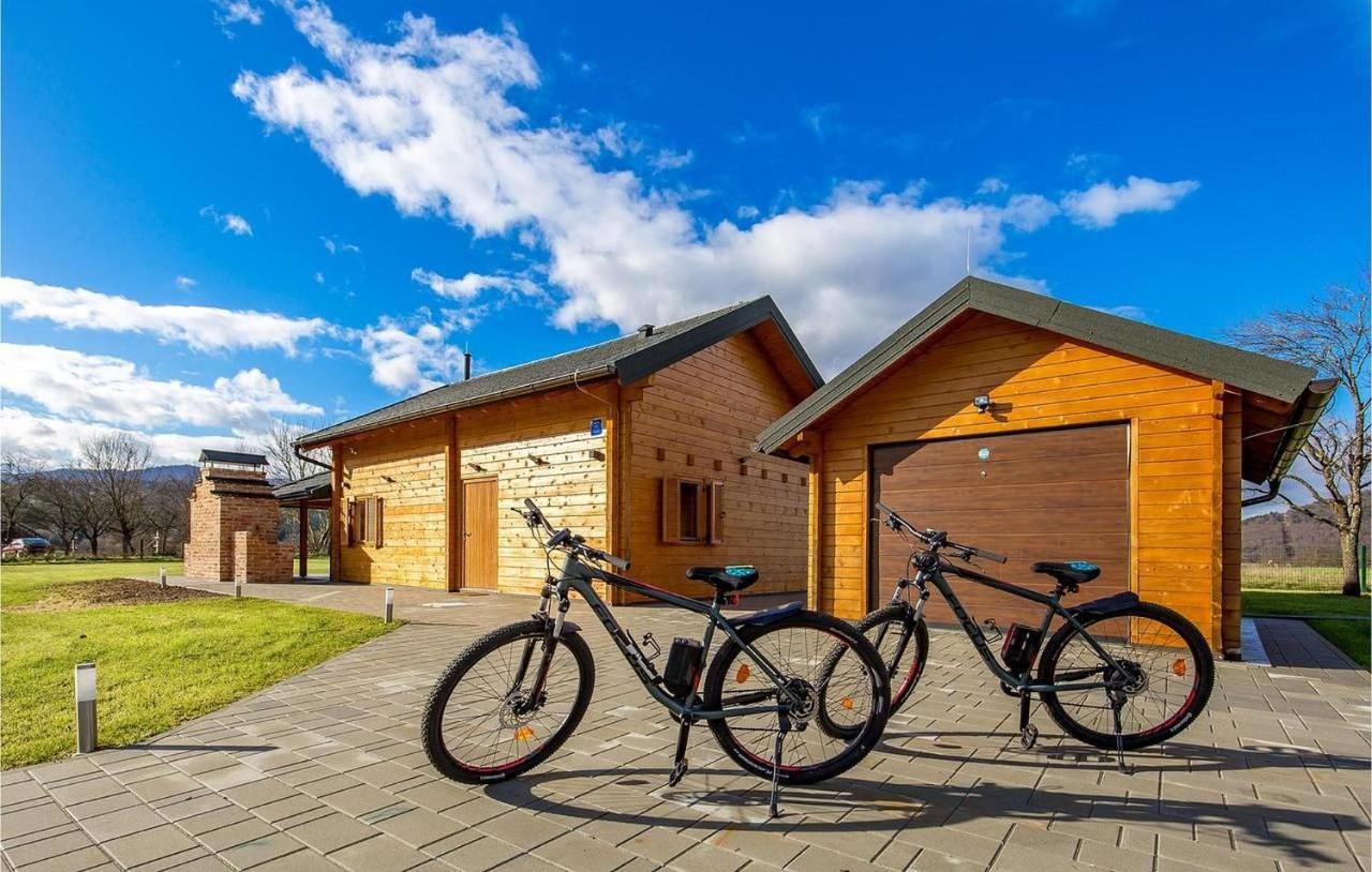 V'S Place - Wooden House With Heated Pool And Outdoor Sauna โอโทชาส ภายนอก รูปภาพ