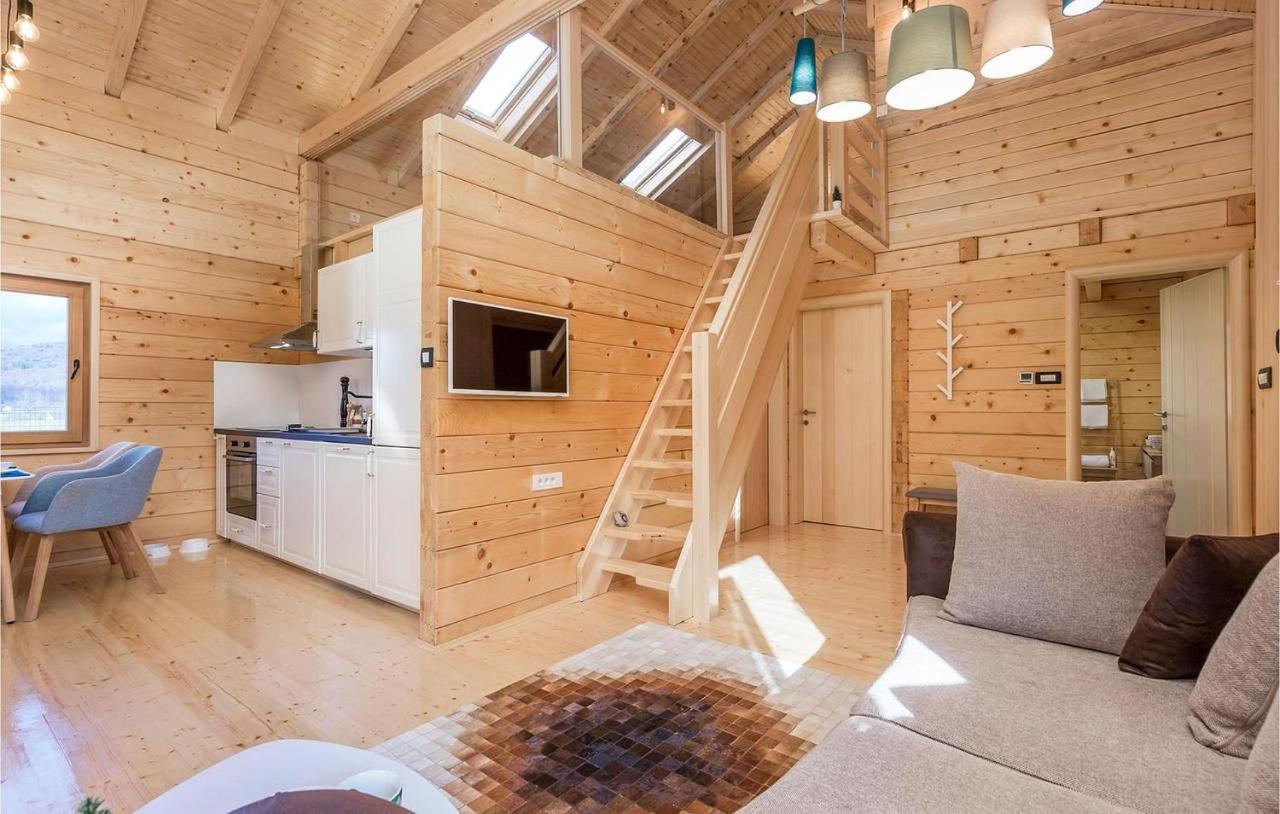 V'S Place - Wooden House With Heated Pool And Outdoor Sauna โอโทชาส ภายนอก รูปภาพ