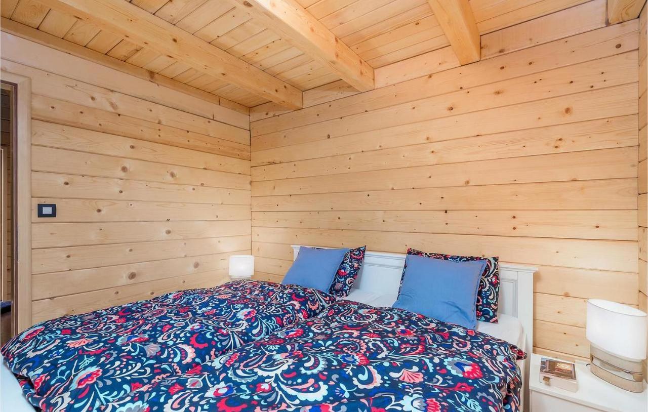 V'S Place - Wooden House With Heated Pool And Outdoor Sauna โอโทชาส ภายนอก รูปภาพ
